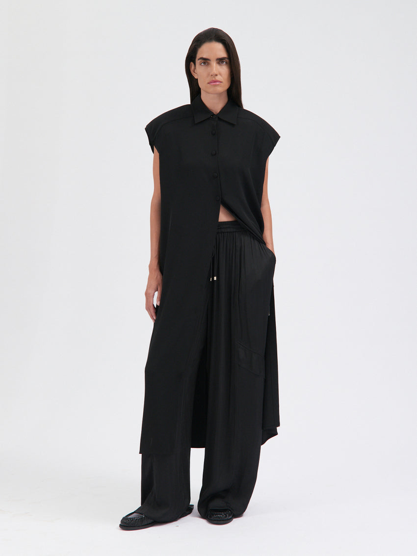 LONG SLEEVELESS SHIRT
