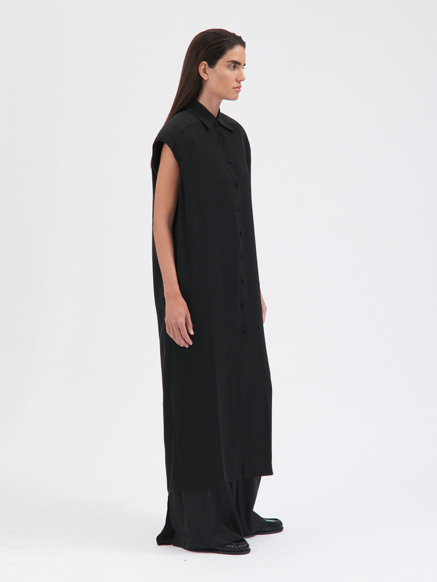 LONG SLEEVELESS SHIRT